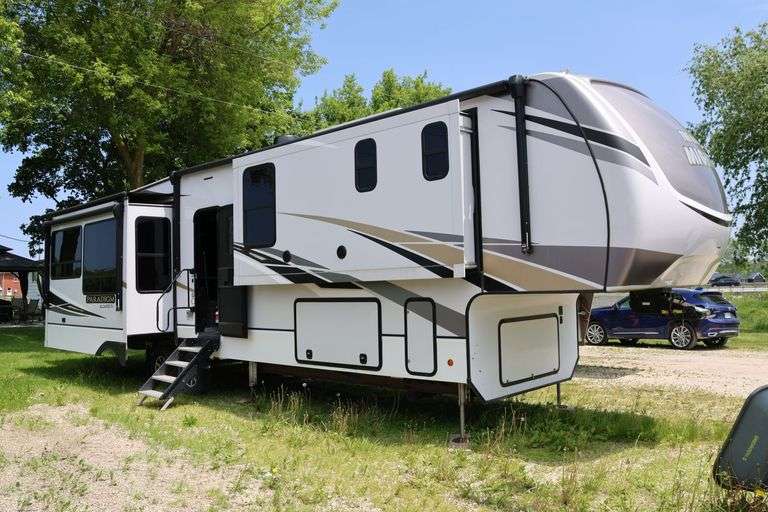2021 ALLIANCE PARADIGM 370FB CAMPER TRAILER