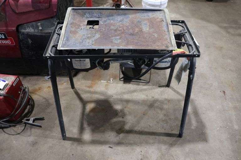 EXPLORER 2 BURNER PROPANE STOVE