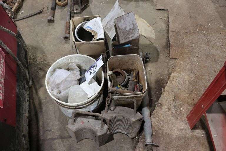 GROUP OF METAL FITTINGS