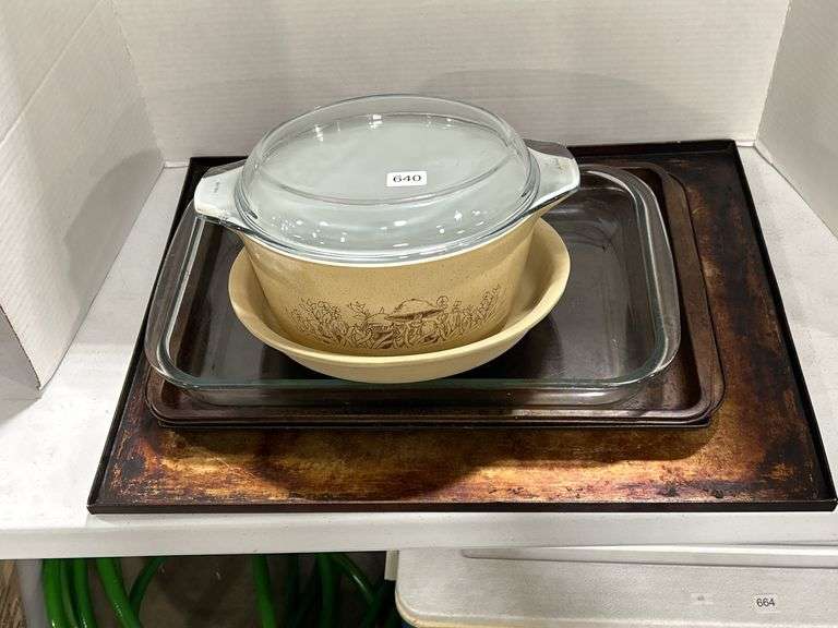 PYREX CASSEROLE DISH, PIE PLATE, BAKING SHEET & DISH