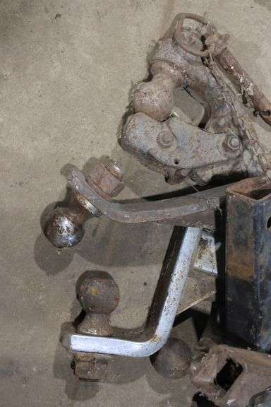 GROUP OF HITCHES