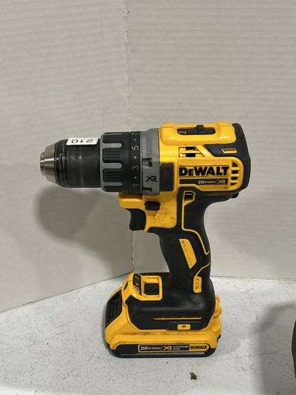 DEWALT 20 VOLT CORDLESS DRILL WITH BATTERY - NO CHARGER