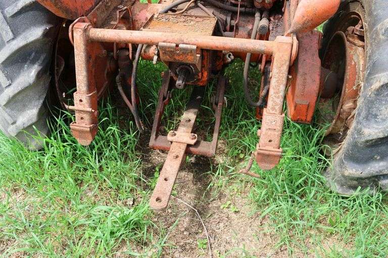 ALLIS CHALMERS D10 TRACTOR