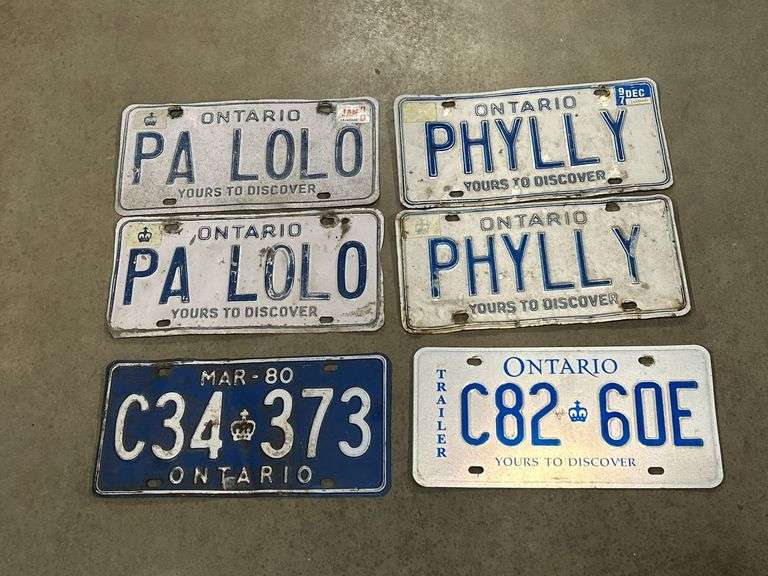 GROUP OF ONTARIO LICENCE PLATES