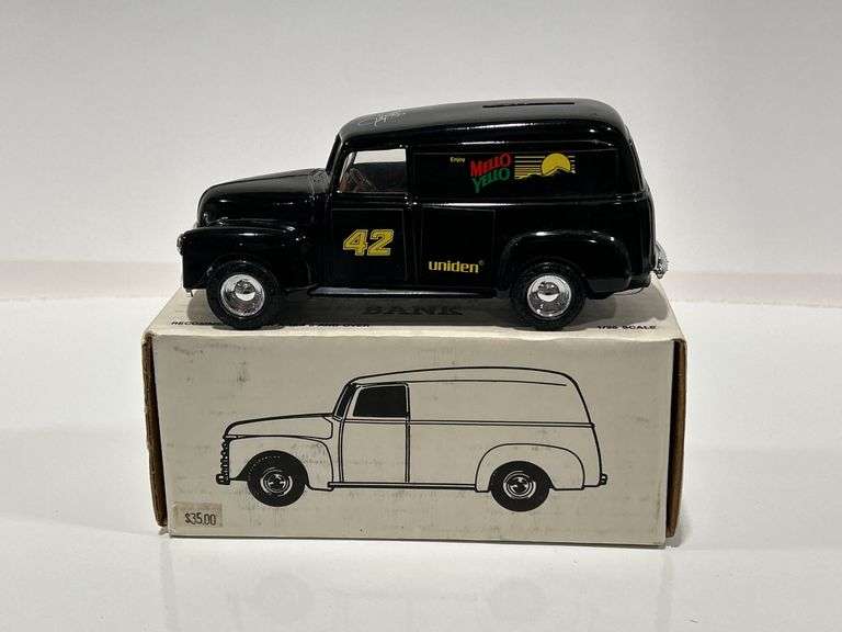 ERTL MELLOW YELLOW 1950 PANEL TRUCK BANK - 1/25