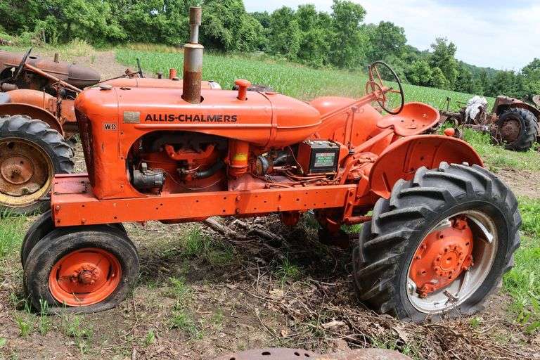 ALLIS CHALMERS 'WD' TRACTOR