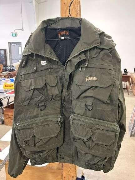 PIONEER JACKET - SIZE LARGE