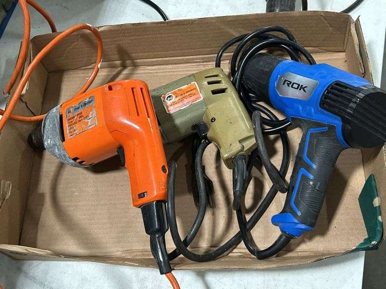 2 ELECTRIC DRILLS & HEAT GUN