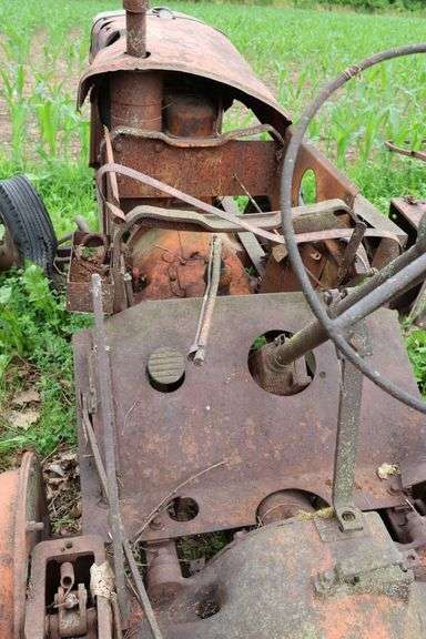 ALLIS CHALMERS TRACTOR FRAME