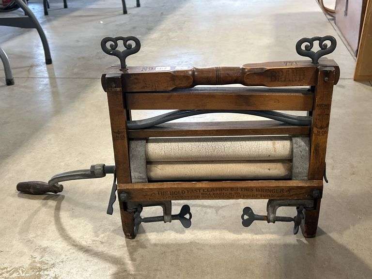 LOVELL MANUFACTURING CO. WRINGER