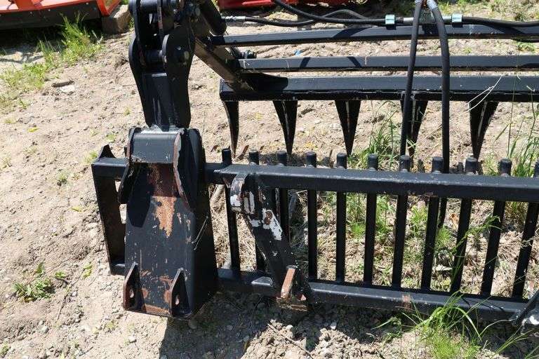 HLA 86" SKELETON BUCKET WITH GRAPPLE
