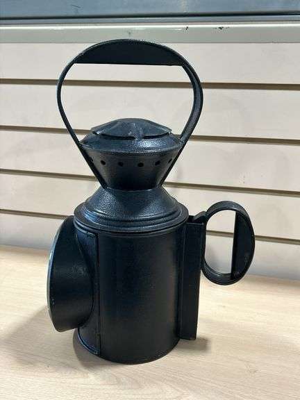 ANTIQUE RAILWAY HAND LANTERN