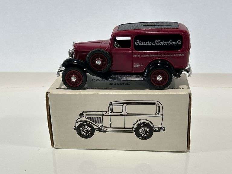 ERTL CLASSIC MOTORBOOKS 1932 PANEL DELIVERY BANK - 1/25
