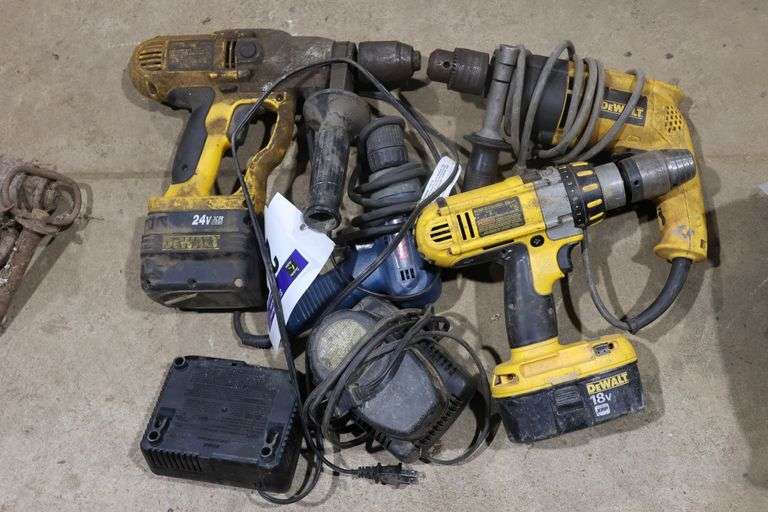 GROUP OF DEWALT DRILLS WITH BATTERY & CHARGER, RYOBI DRILL