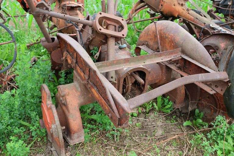 ALLIS CHALMERS TRACTOR FRAME