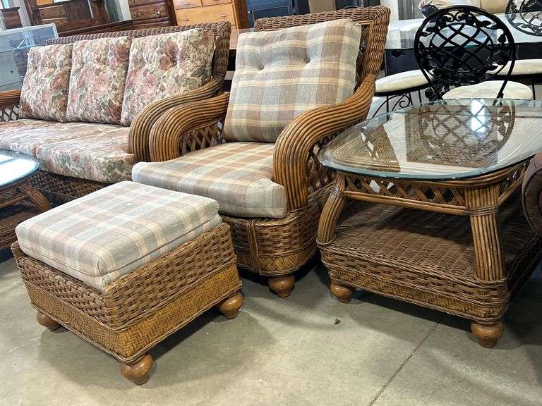 UPHOLSTERED WICKER CHAIR WITH OTTOMAN AND SIDE TABLE