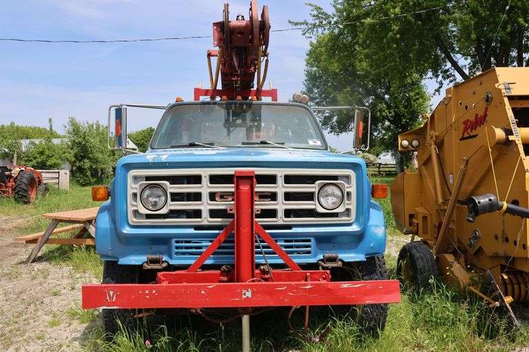 1983 GMC 7000 TRUCK & BUCYRUS ERIE 22W DRILL