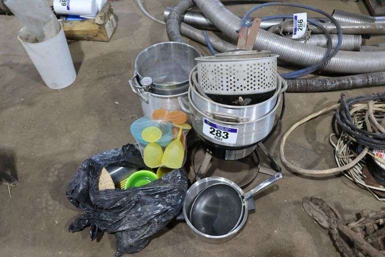 PROPANE BURNER, POTS & CAMPING DISHES