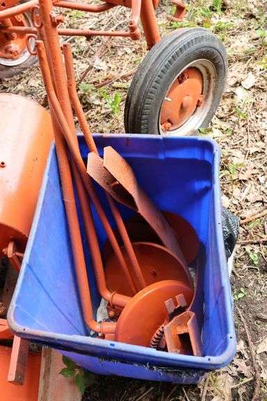 ALLIS CHALMERS 'G' TRACTOR & PLANTER