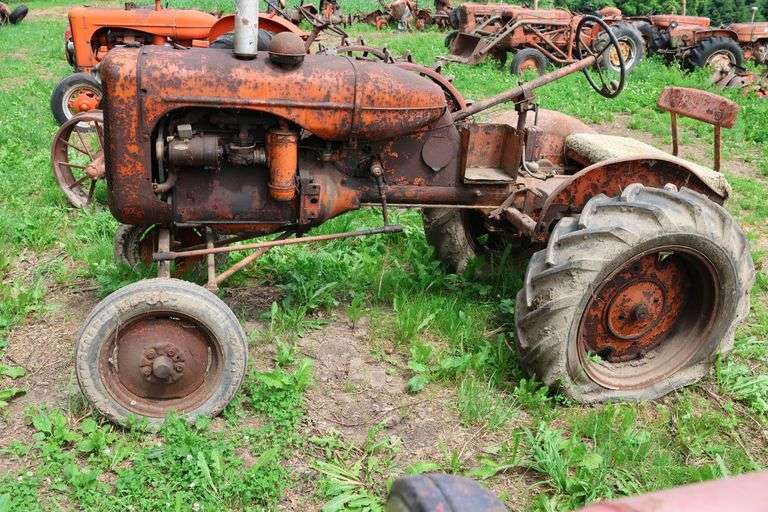 ALLIS CHALMERS 'B' TRACTOR