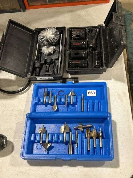 ROUTER BITS & HOLE SAWS