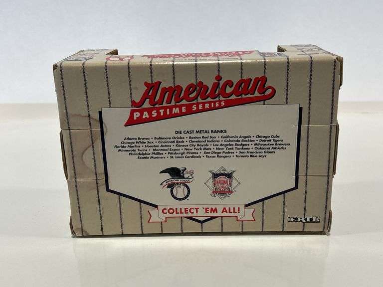 ERTL TORONTO BLUE JAYS DELIVERY TRUCK BANK - 1/25