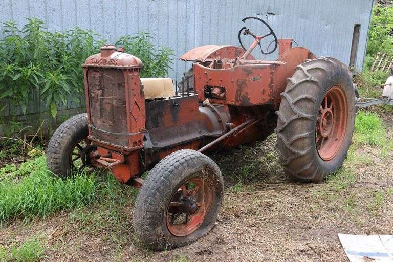 ALLIS CHALMERS 'U' TRACTOR