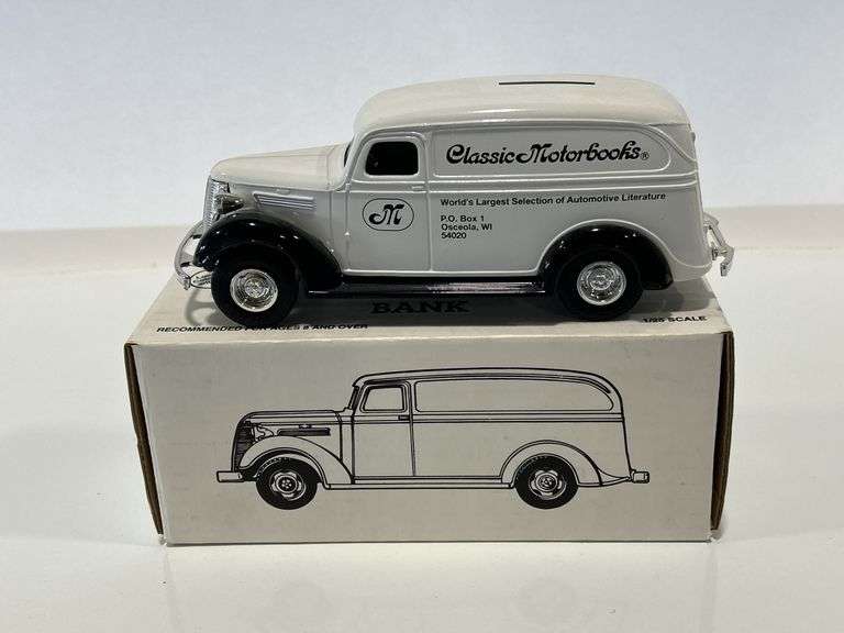 ERTL CLASSIC MOTORBOOKS 1936 CHEVY PANEL TRUCK BANK - 1/25