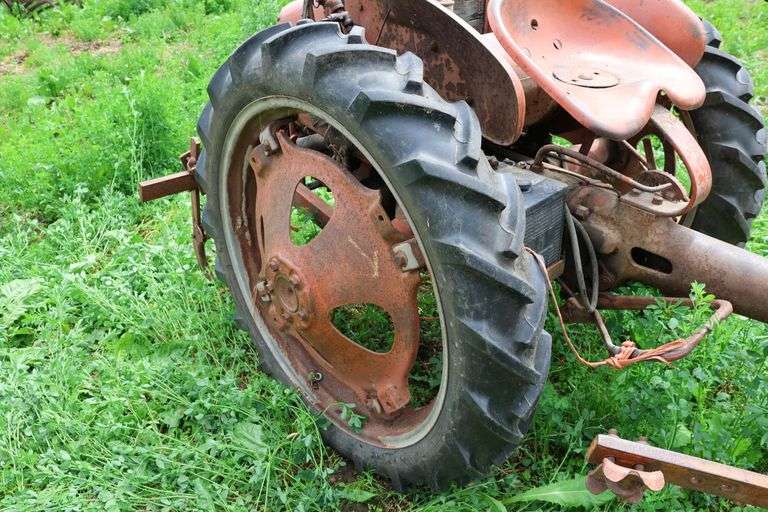 ALLIS CHALMERS 'G' TRACTOR