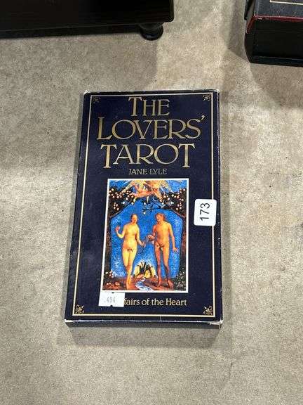 2 SMALL STORAGE BOXES & TAROT CARDS