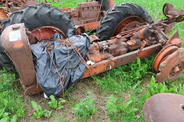 ALLIS CHALMERS TRACTOR FRAME