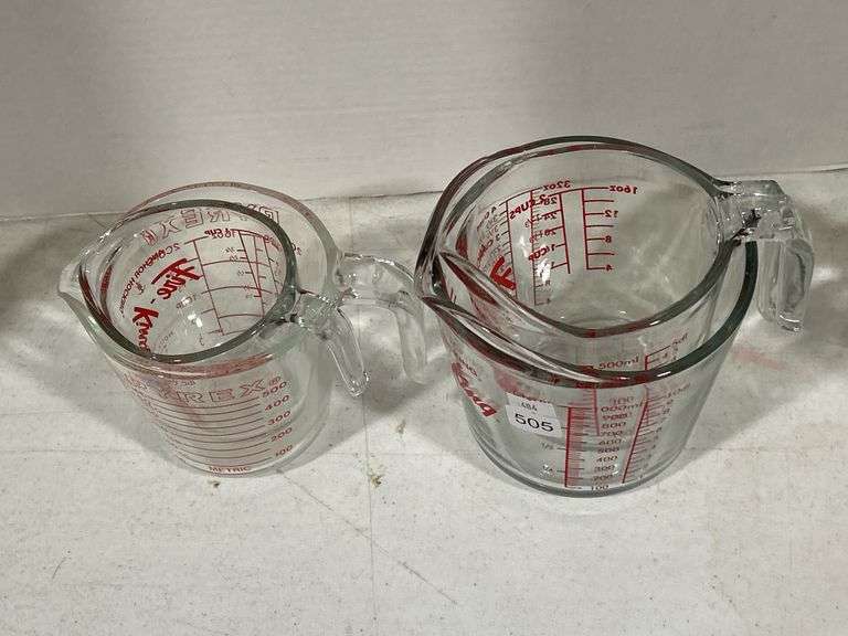 3 FIRE KING & 1 PYREX MEASURES