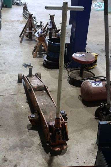 HYDRAULIC FLOOR JACK