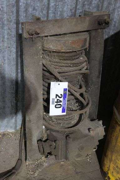 HEAVY DUTY WINCH