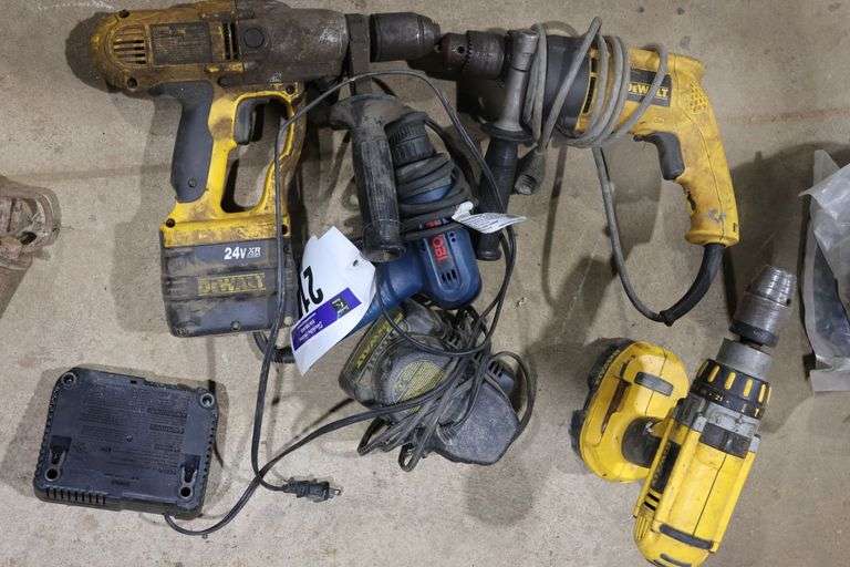 GROUP OF DEWALT DRILLS WITH BATTERY & CHARGER, RYOBI DRILL