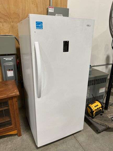 DANBY UPRIGHT FREEZER - 28"X30"X62"