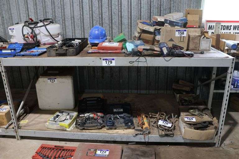 METAL SHELVING UNIT