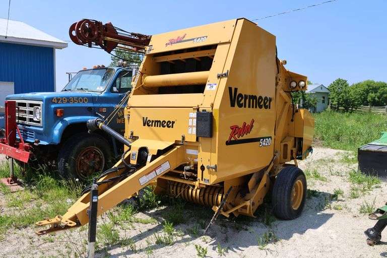 2015 VERMEER REBEL 5420 ROUND BALER