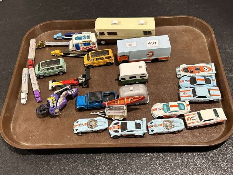 GROUP OF ASSORTED DIE CAST CARS & VEHICLES