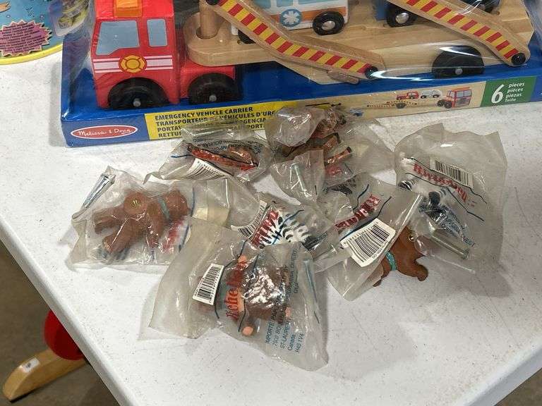 2 MUSIC N' MOTION CAROUSELS, MELISSA & DOUG VEHICLE CARRIER & RICHELIEU ANIMAL FIGURINES
