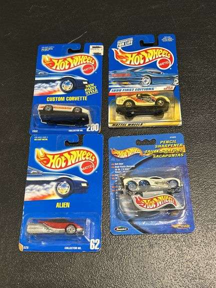 GROUP OF ASSORTED HOT WHEELS CARS