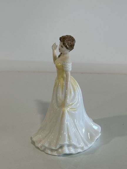 ROYAL DOULTON "FOR YOUR SPECIAL DAY" HN4313