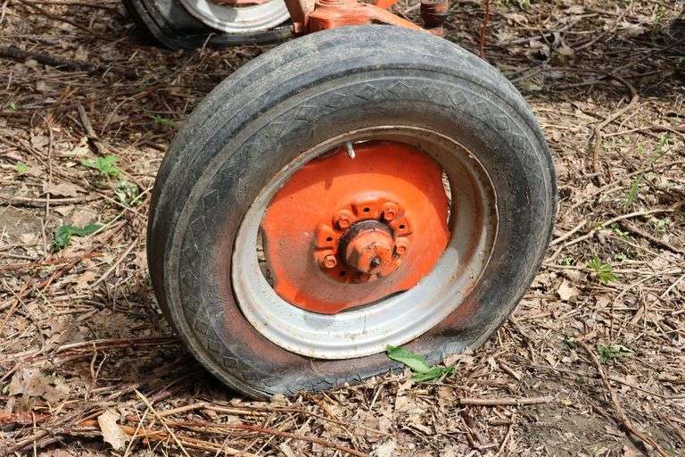 ALLIS CHALMERS D14 TRACTOR