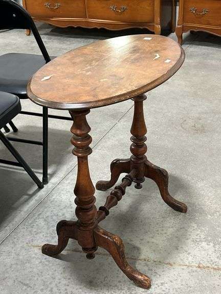 SIDE TABLE - 26"X16"X26"