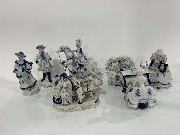 GROUP OF CERAMIC FIGURINES