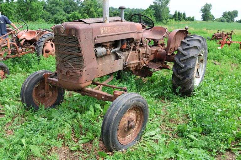 ALLIS CHALMERS D14 TRACTOR