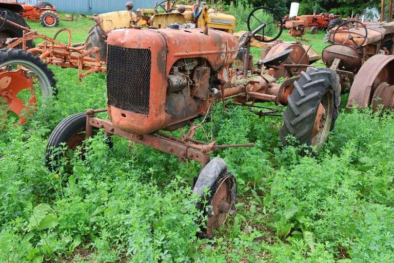 ALLIS CHALMERS 'B' TRACTOR