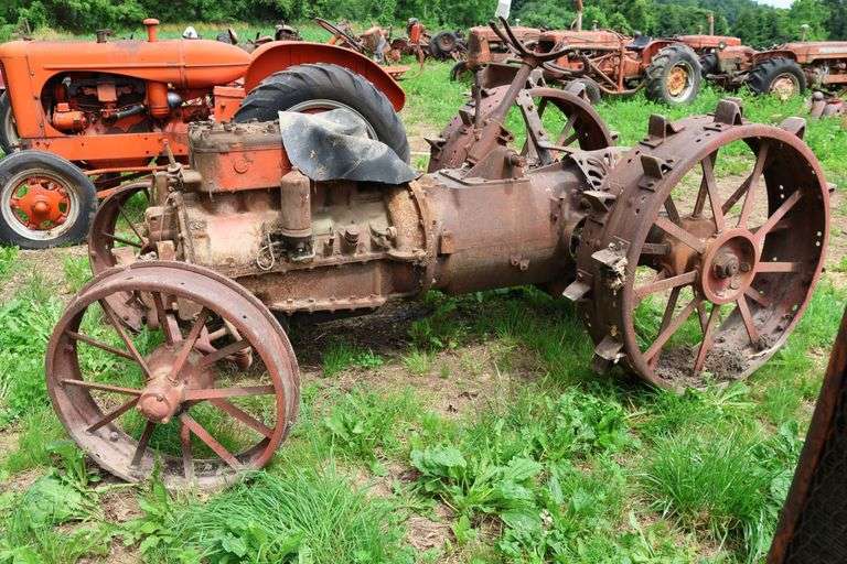 ALLIS CHALMERS UNITED TRACTOR