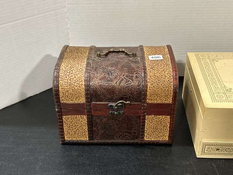 NESTING TRUNKS & JEWELRY BOX