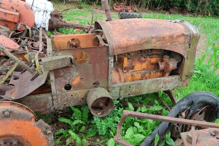 ALLIS CHALMERS TRACTOR FRAME